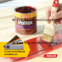 Kleurenwaaier van Adler Pullex Color lakverf samen met een kwast voor het schilderen van houtoppervlakken.